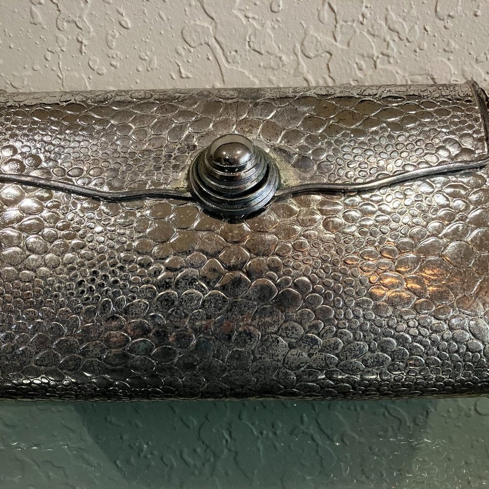 Walborg Italy Silver Hardshell Clutch